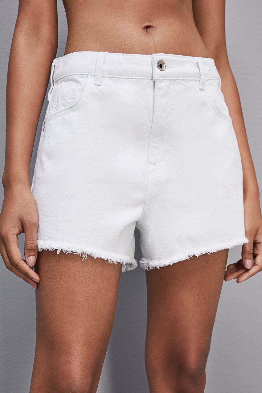 Patrizia Pepe Essential White Bull Denim Shorts Wit | MSG312674