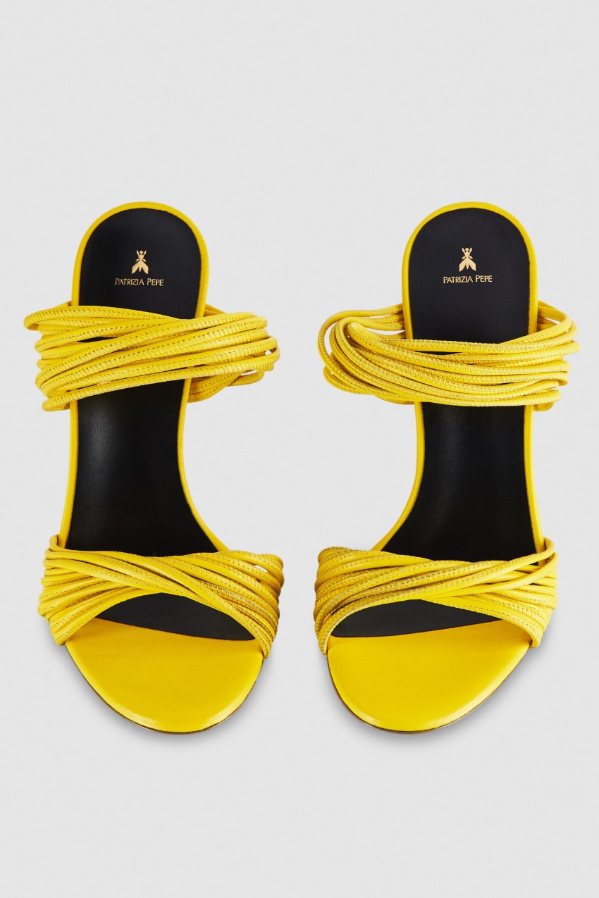 Patrizia Pepe Heeled Sandal In Smooth Leather With Gold-colored Mini Logo Geel | IYT213785